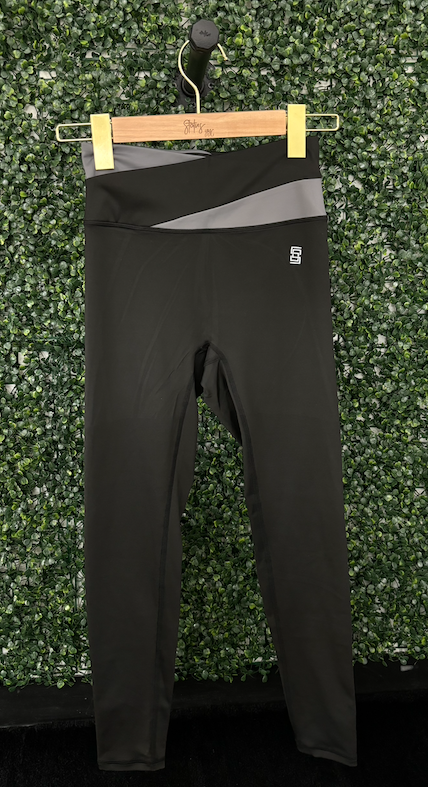 Status Women's 2 PC Set