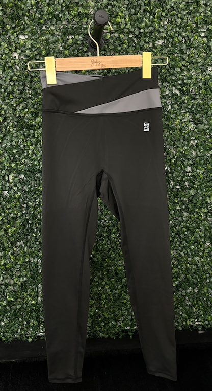 Status Women's 2 PC Set